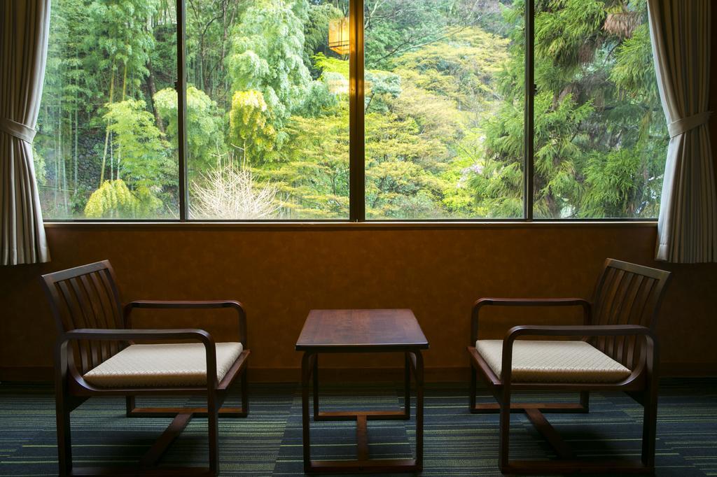 Yugawara-Onsen Komachikan Buitenkant foto