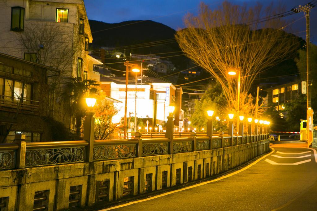 Yugawara-Onsen Komachikan Buitenkant foto
