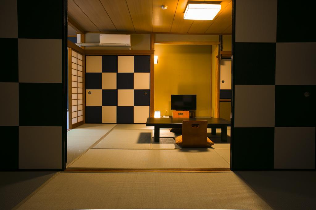 Yugawara-Onsen Komachikan Buitenkant foto