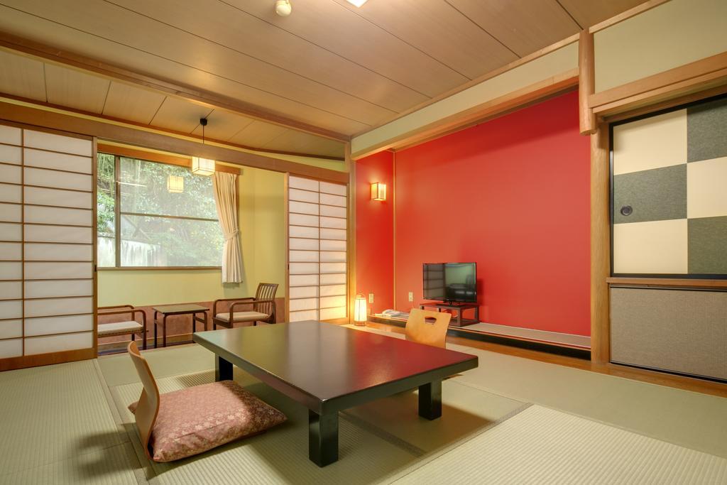 Yugawara-Onsen Komachikan Buitenkant foto