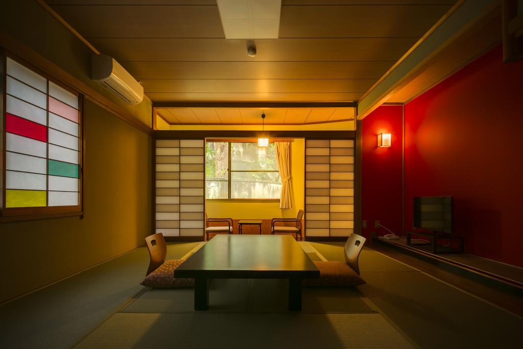 Yugawara-Onsen Komachikan Buitenkant foto